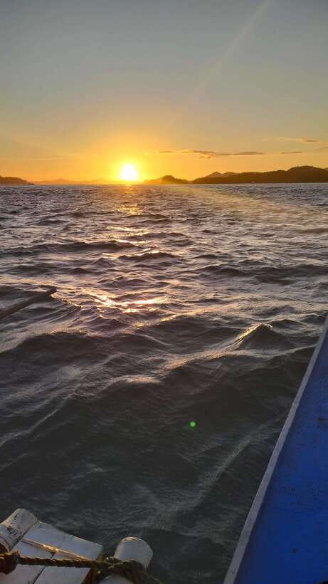 3DAYS AND 2NIGHTS SNORKEL ISLANDS HOPPING EXPEDITION - Day two: coral gardens, coves, and island camp life