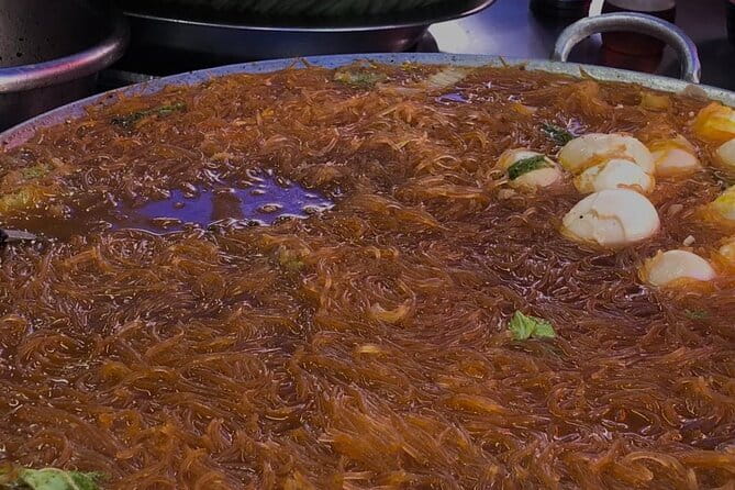 Authentic Manila Chinatown Food Tour Exploration - Walking through Binondo’s food scene