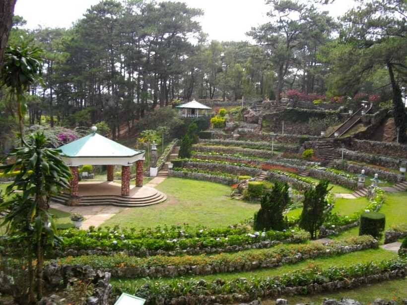 Baguio City Tour - Ibays Silver Craft and practical souvenir shopping