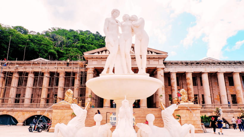 Best Seller Cebu City Group Tour - Quiet moments at the Taoist Temple