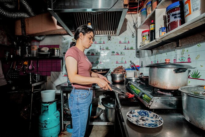 Binondo Bites Manila Food Tour with 15+ Tastings - Tea houses, Carvajal, and Ongpin
