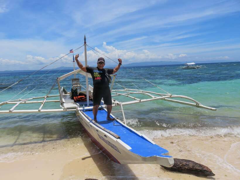 Bohol: Pamilacan Island Dolphin/Turtle Watching Tour & Lunch - Walking Through Pamilacan’s Island Community