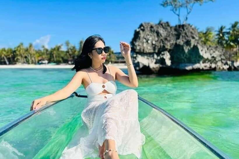 Boracay: Crystal Kayak Photo-op Experience - What Your Photos May Look Like