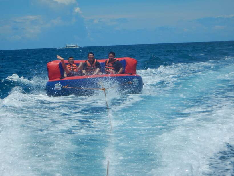 Boracay: Flying Donut Water Tubing Experience - The view after the splash