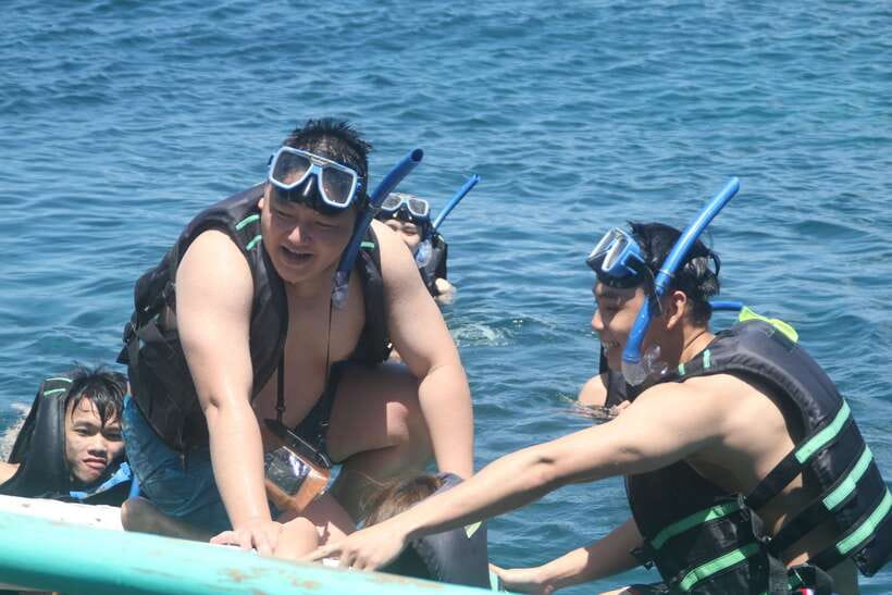 Boracay: Island and Beach-Hopping Boat Tour with Snorkeling - Balinghai Beach and the passing coastal views
