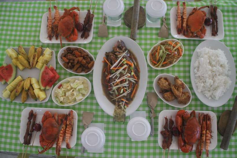 Boracay: Island and Beach-Hopping Boat Tour with Snorkeling - The river boat and local buffet lunch