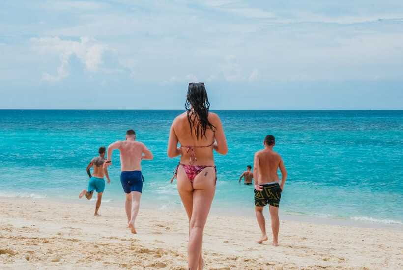 Boracay: Island Hopping & Cliff Jumping by Haqqy Life - Snacks, Drinks, and the Restaurant Stop