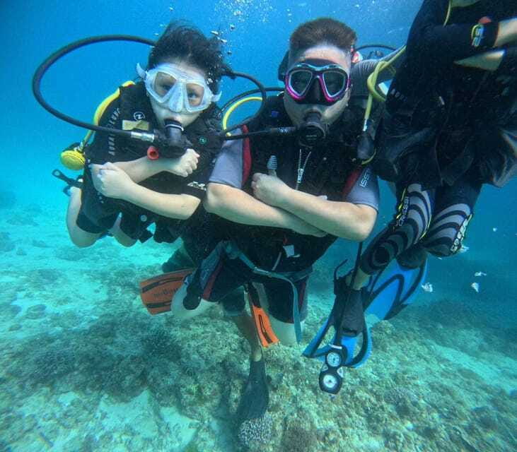 Boracay: Island Hopping with Buffet Lunch & Helmet Diving - Lunch gives the schedule a useful pause