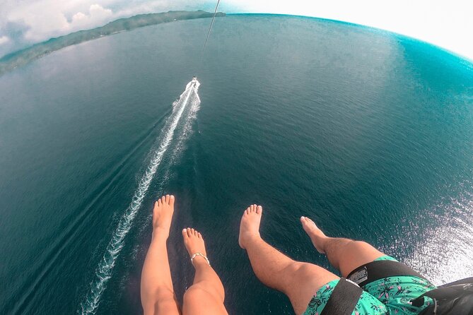 Boracay Parasailing Experience - Choosing a single or double parasail flight