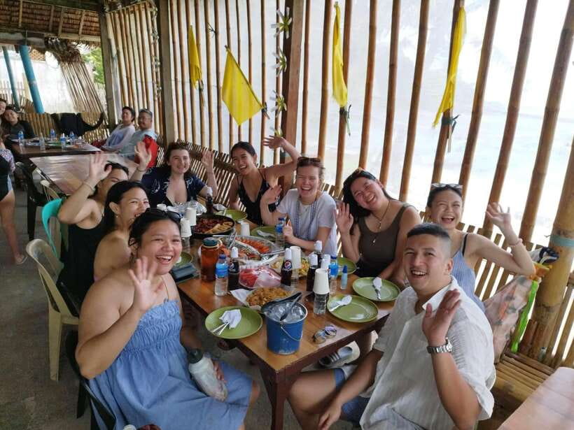 Boracay: Private Island Boat Tour and Lunch with Seaview - Quick points to know before booking