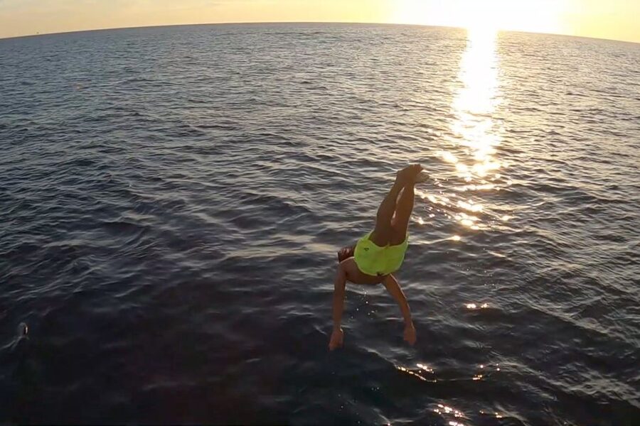 Boracay: Sunset Boat Party with Snacks - Music, snacks, and the social side of the trip