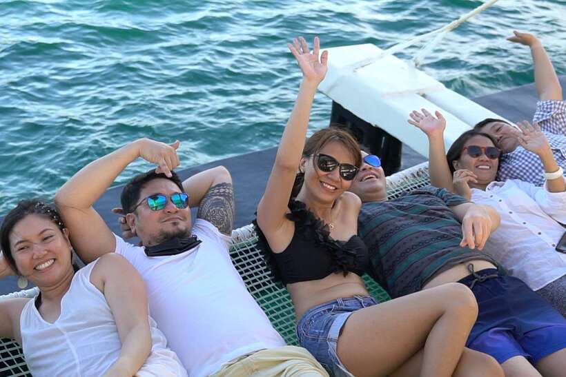 Boracay: Sunset Boat Party with Snacks - What the price really buys you