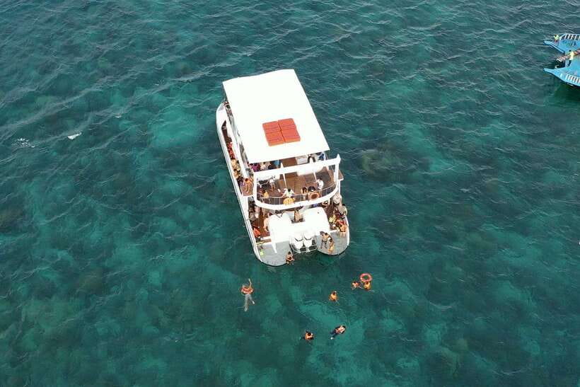 Boracay: Sunset Boat Party with Snacks - Choosing between the party boat and the yacht