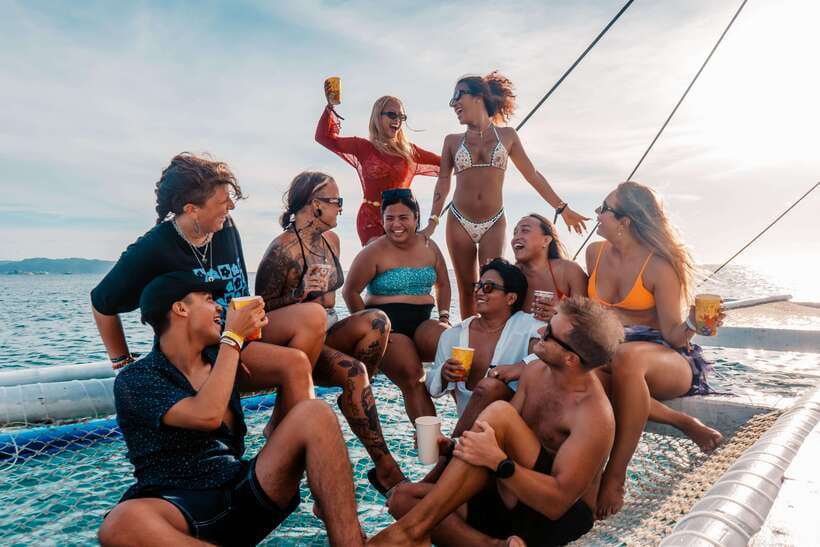 Boracay: Sunset Cruise Boat Party by Haqqy Life - The first boat ride and the sunset view