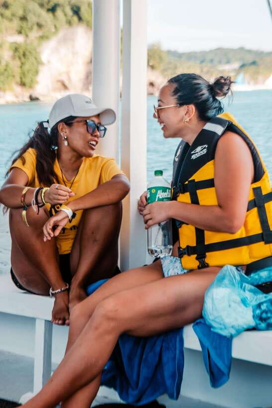 Boracay: Sunset Cruise Boat Party by Haqqy Life - Meeting at Frendz Resort & Hostel Boracay