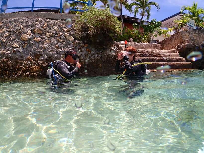 Cebu: Beach Scuba Diving Experience - Starting at the beachside shop in Mactan