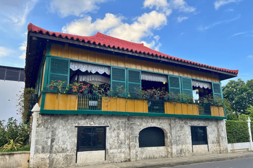 Cebu: Cebu City and Mactan Island Tour - 10K Roses ends the day on a lighter note