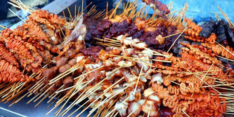 Cebu City: Historical, Local Cuisine & Mountain Guided Tour - Magellan’s Cross in a 15-minute stop