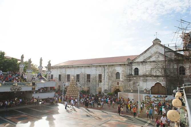 Cebu City Tour - Magellan’s Cross: a small site with a large story