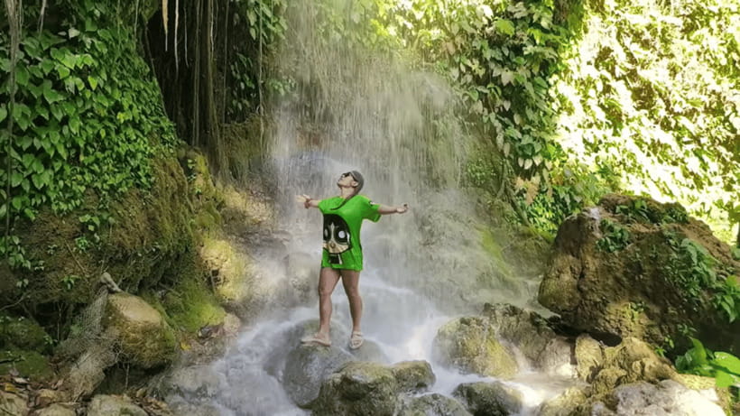 Cebu: Inambakan, Kawasan, and Mantayupan Falls Day Trip - What the private car adds to the day