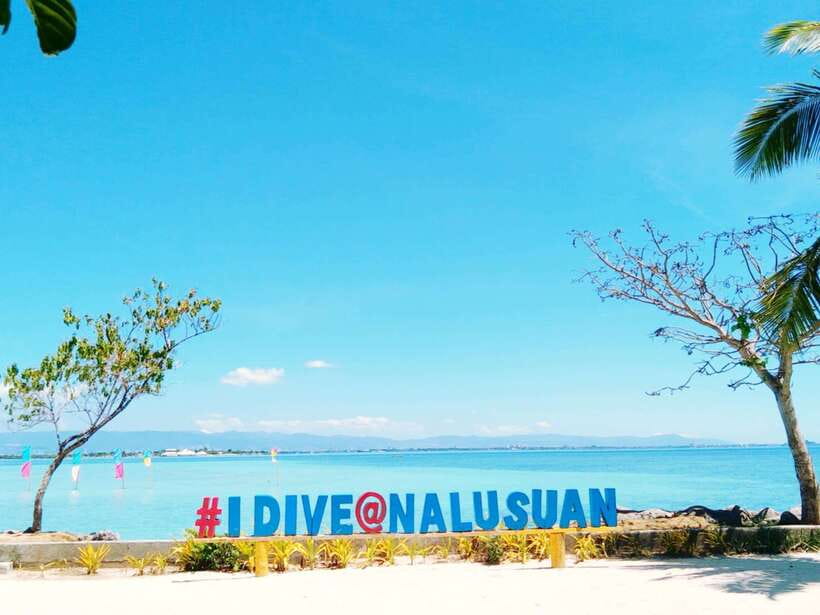 Cebu: Mactan Island Hopping Boat Tour with Lunch - Starting from Mactan with pickup included