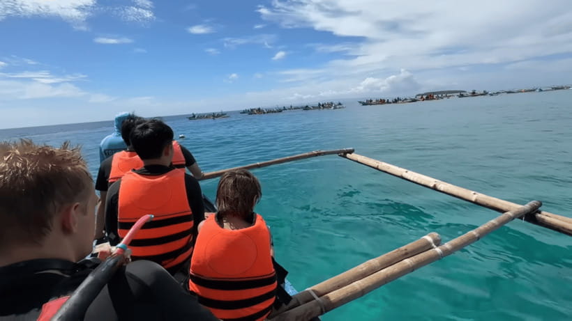 Cebu: Oslob Whale Shark and Moalboal Snorkeling Tour - One day, two very different sea experiences
