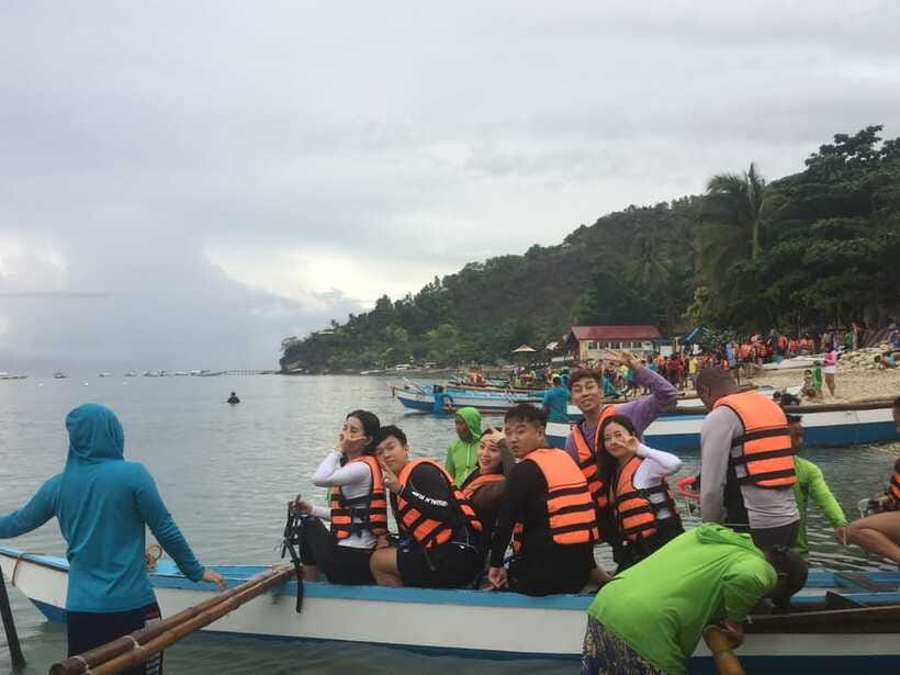 Cebu: Oslob Whale Shark Swimming - Tumalog Falls and the waiting-time question