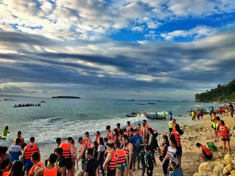 Cebu: Oslob Whale Shark Swimming - How the day balances comfort and authenticity