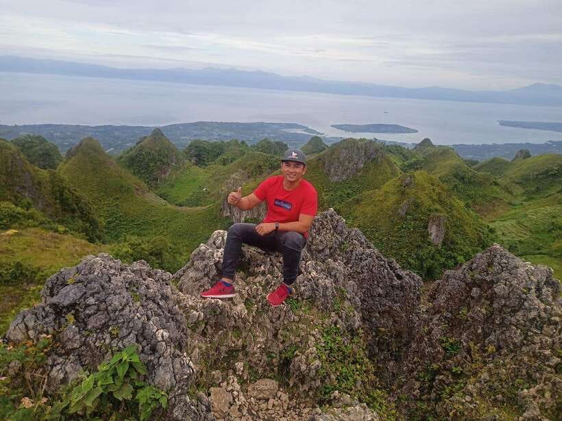 Cebu: Osmeña Peak hike and Sardines Run Snorkel adventure - Moalboal and the sardine run