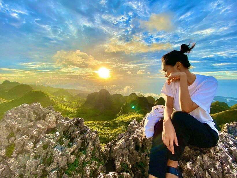 Cebu: Osmeña Peak hike and Sardines Run Snorkel adventure - Sunrise at Osmeña Peak, from trailhead to summit
