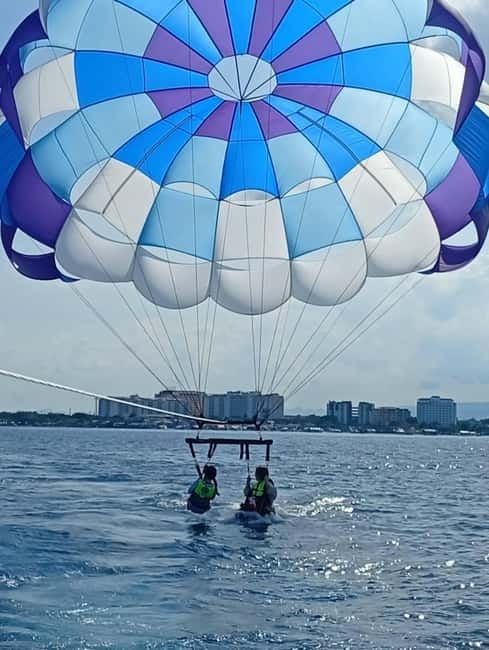 Cebu: Parasailing Ride Experience - Lift-off from the boat and the first view