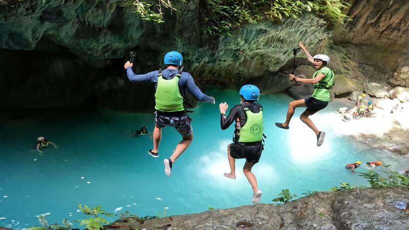 Cebu: Pescador Island, Sardines run and Kawasan Canyoneering - Key points before you book