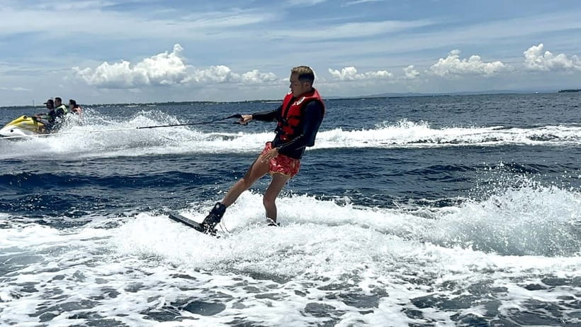 Cebu: Snorkeling + 3 Water Activity Tour - The shore-based scuba session and free underwater media