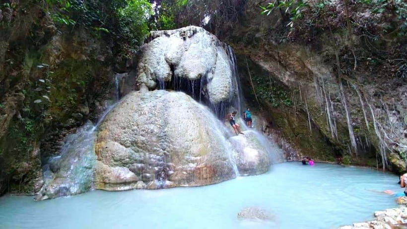 Cebu South Falls: Mantayupan, Kawasan, Inambakan & Aguinid - Kawasan Falls and the famous blue water