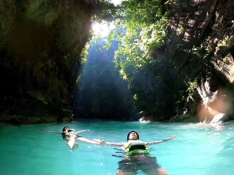 Cebu: Whaleshark Swimming & Kawasan falls Canyoneering Tour - Filipino lunch by the beach