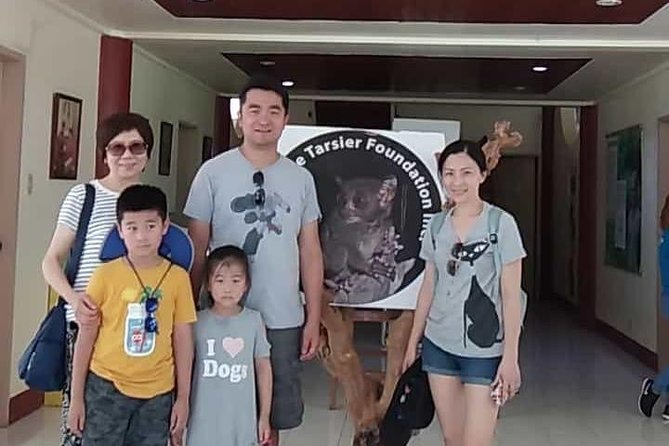 Chocolate hills tour with Tarsier & Loboc river Buffet Lunch (half-day tour) - Loboc River buffet cruise and live music