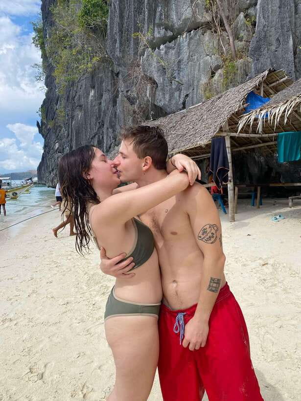 Coron Island Tour: 5 Top Attractions & Island Buffet Feast - Kayangan Lake starts the day with a climb