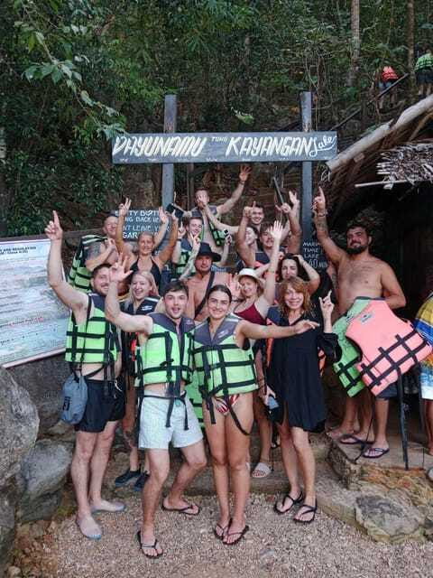 Coron Island Tour: 5 Top Attractions & Island Buffet Feast - What the group setup means for your day