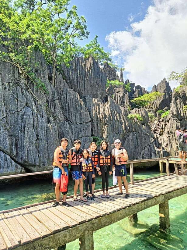 CORON:ISLAND TOUR A Lakes and Snorkeling with Corals - Who will enjoy this Coron boat day?