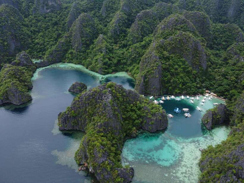 Coron: Kayangan Lake, Twin Lagoon, and Siete Pecados Tour - Atuayan Beach is the right place for lunch