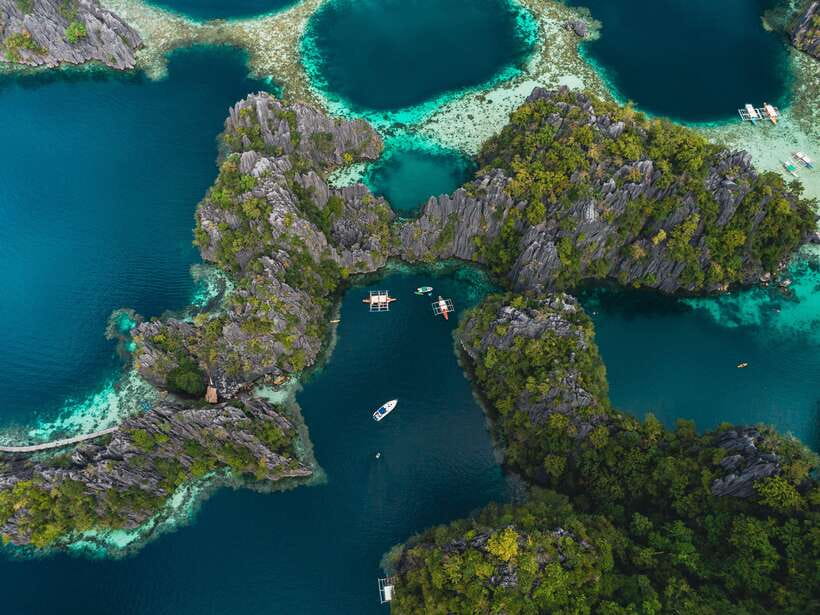 Coron: Private Island-Hopping Tour on a Yacht or Speedboat - Why a private boat changes the Coron experience