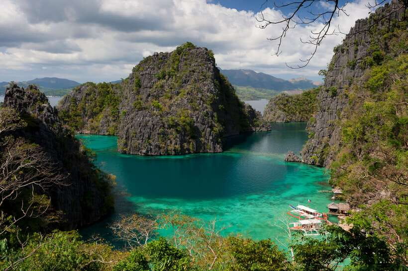 Coron: Private Tour with Kayangan Lake and Twin Lagoon - Skeleton Wreck, Siete Pecados, and Coral Garden