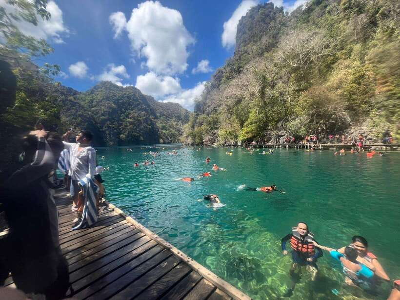 Coron Shared Island Tour A - Green Lagoon: calm water and a quieter mood