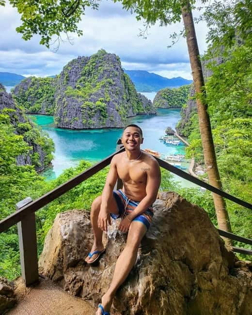 Coron: Super Ultimate 7 Destination with Lunch & Transfer - Morning pickup and the shared-boat reality