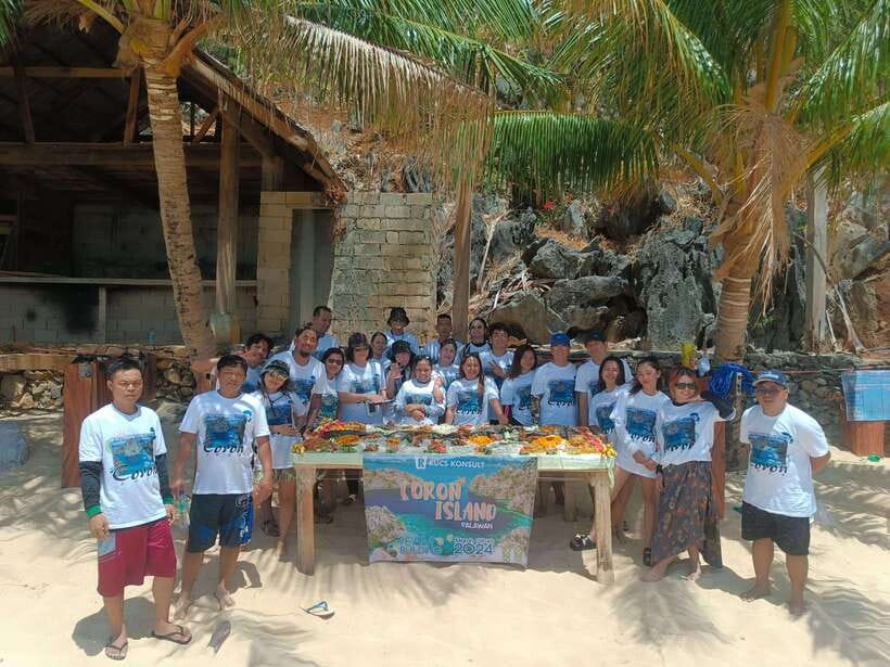 CORON TOUR - PRIVATE BOAT RENTAL with LUNCH (7 Destinations) - Eight hours across Coron Island