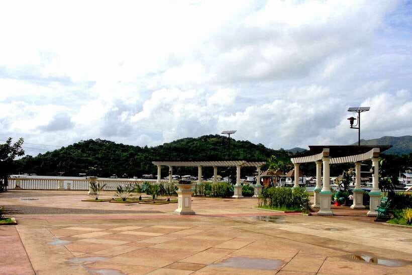 Coron: Town Tour with Maquinit Hot Spring - Why this four-hour Coron outing works