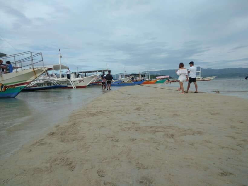 Dumaguete: Dolphin Watching & Manjuyod Sandbar Private Tour - The onboard lunch: good seafood, but confirm your expectations