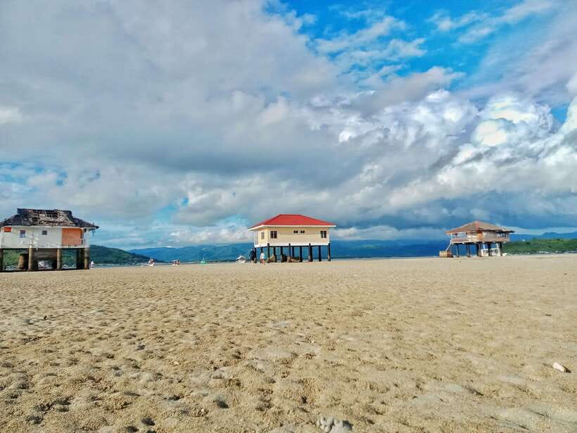 Dumaguete: Dolphin Watching & Manjuyod Sandbar Private Tour - The private boat and guide service