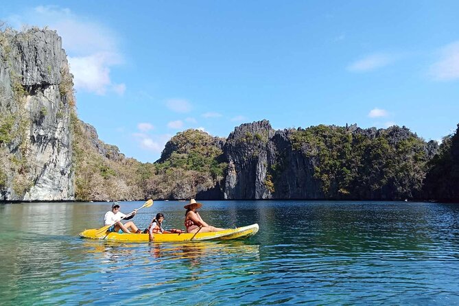 El Nido Highlights Tour w/ Island Lunch - Taking a proper beach break at Seven Commandos Beach