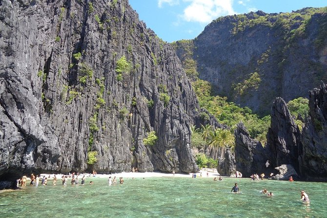 El Nido Island Hopping Tour A with Lunch - Shimizu Island, shade and easy swimming